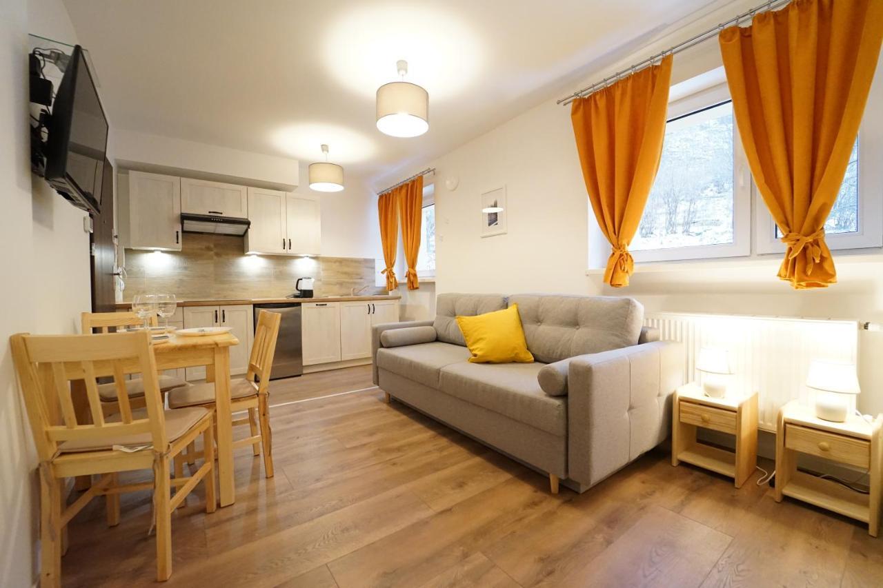 Apartamenty Everysky - Jeleniogorska 1A シクラルスカ・ポレンバ エクステリア 写真